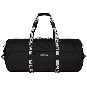 Large AUTHENTIC Supreme DSWT Duffle bag.